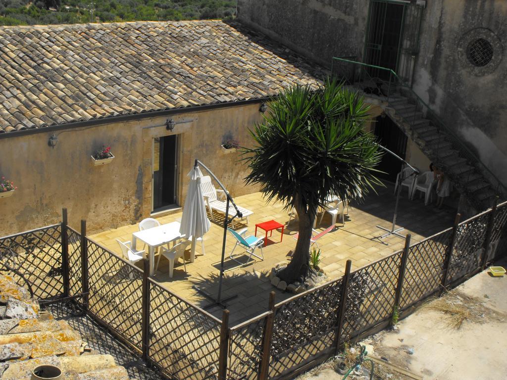 Agriturismoeloropizzuta Lido di Noto Habitación foto