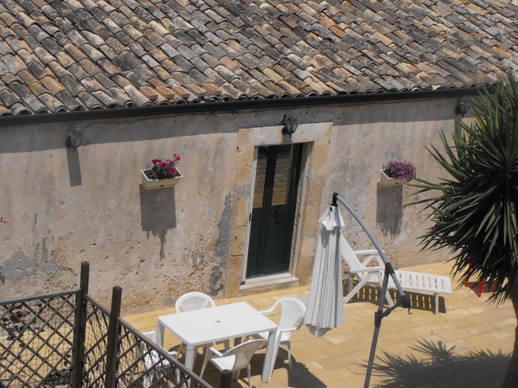 Agriturismoeloropizzuta Lido di Noto Habitación foto